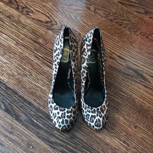 Leopard/cheetah print Sarah Jessica Pump size 8